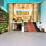 Hanz Vivian Airport Hotel